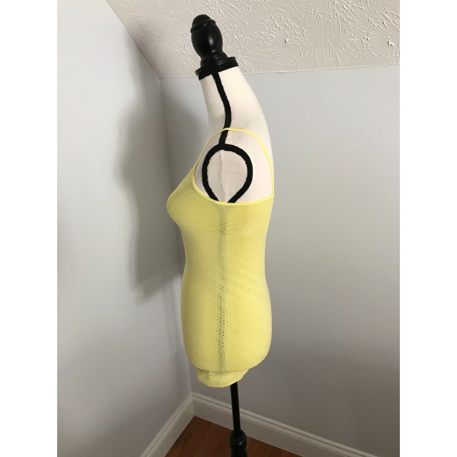 Anthropologie Anthropologie Eloise Yellow Chevron Print Cami/Camisole/Tank Size XS / US 0-2 / IT 36-38 - 2 Thumbnail