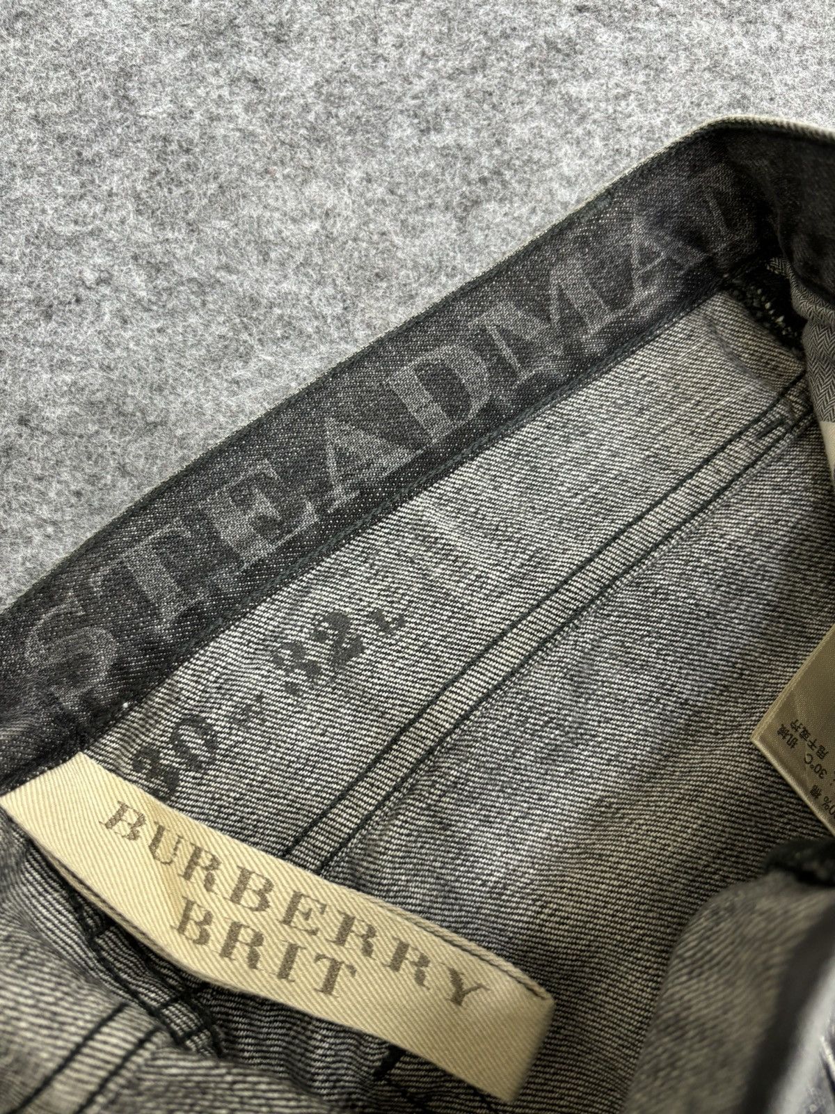 Burberry Statement Denim💥BURBERRY Patchwork Distressed Denim F568 Size US 31 - 14 Thumbnail