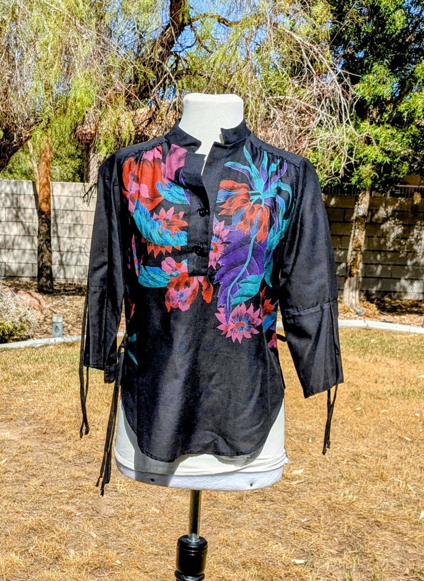 Designer Linen Tropical Button-Neck Pullover 3/4 Sleeve Shirt Top Size M / US 6-8 / IT 42-44 - 1 Thumbnail
