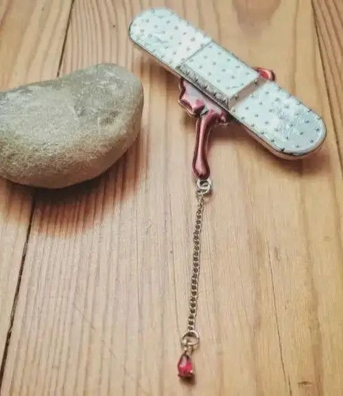 Jewelry × Vintage Bleeding Heart Band-aid Brooch Pin Size ONE SIZE - 4 Thumbnail