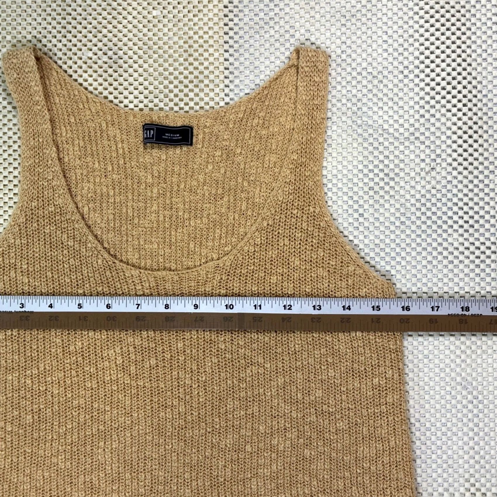Gap GAP Tank Top Womens Medium Linen Blend Knit Sleeveless Scoop Neck Tan Yellow Breatherable Basic Casual Vacation Vintage? (No—skip) Size M / US 6-8 / IT 42-44 - 6 Thumbnail