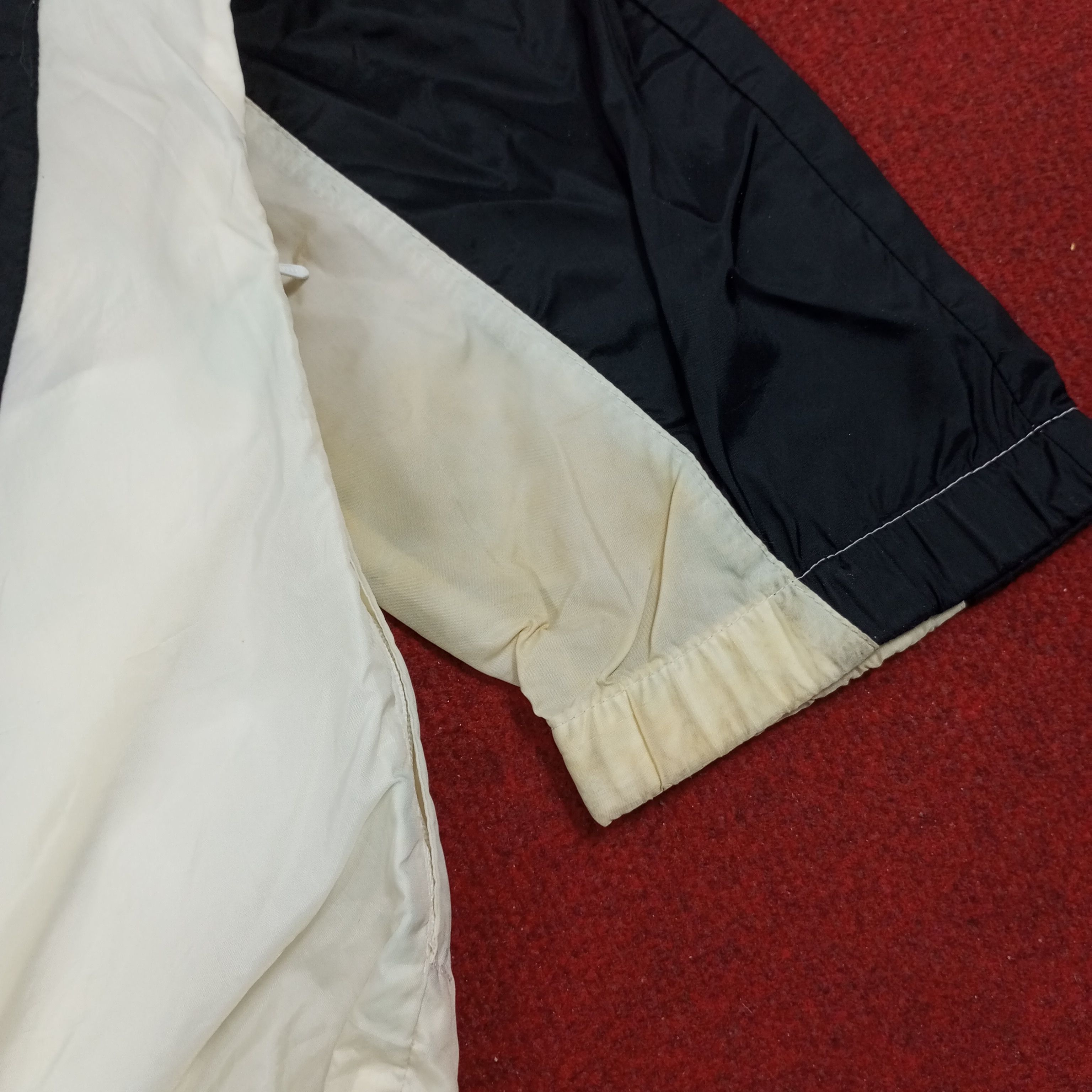 Nike × Vintage Nike Sportswear Style Small Logo Design Windbreaker Jacket Size US XXL / EU 58 / 5 - 5 Thumbnail