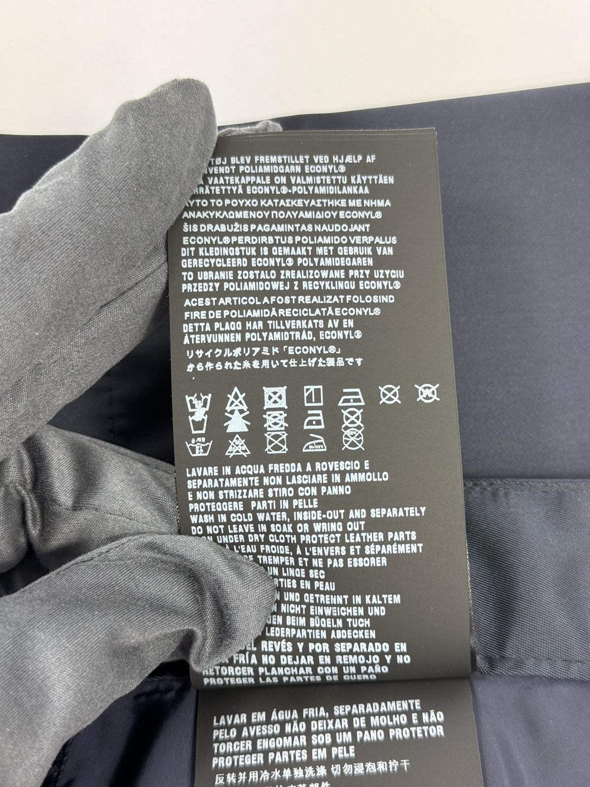 Prada PRADA NYLON TROUSERS Size US 36 / EU 52 - 13 Thumbnail