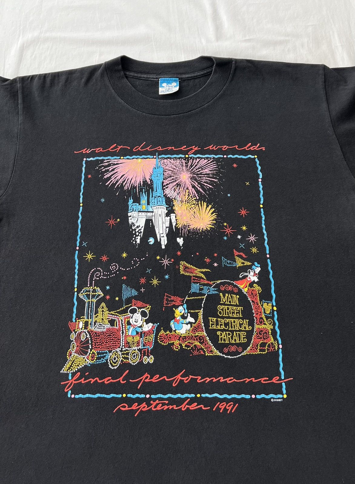 Disney Vintage 1991 Disney The Main Street Electrical Parade Tshirt Size US XL / EU 56 / 4 - 4 Thumbnail