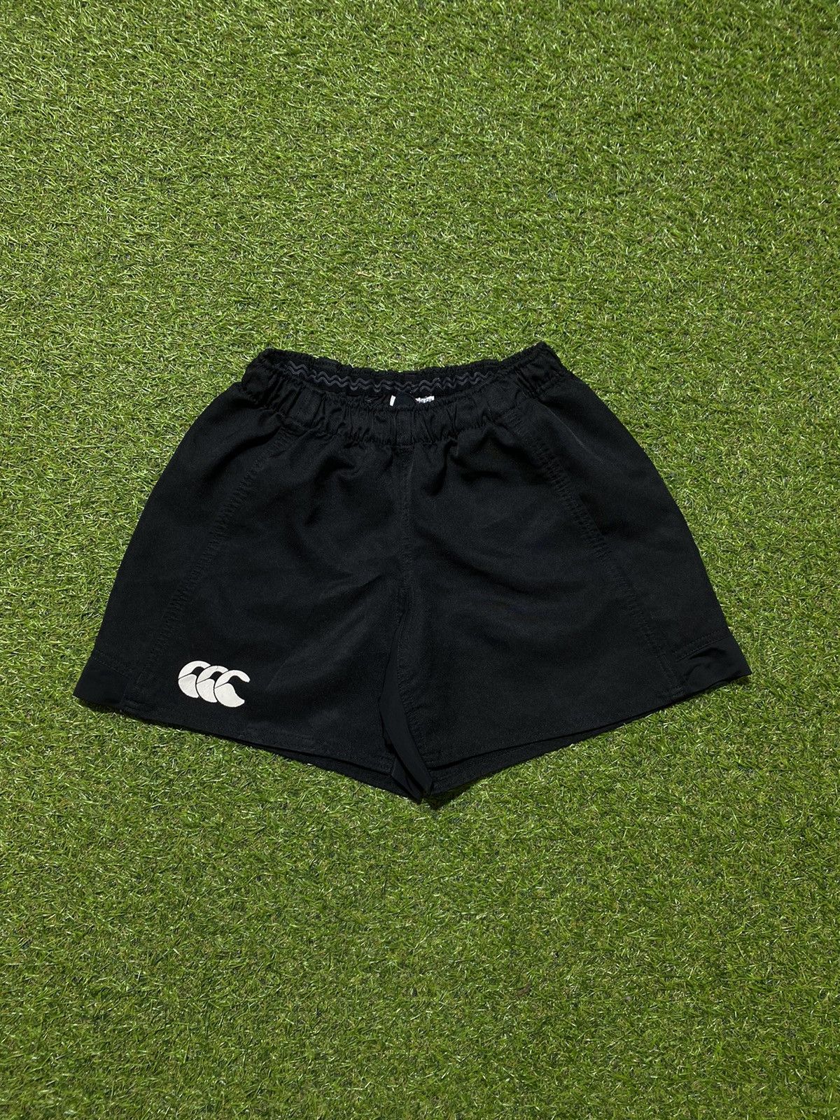 Canterbury of New Zealand Vintage 90s Canterbury shorts sportswear style size 32 Size US 32 / EU 48 - 1 Thumbnail