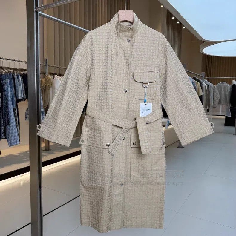 Hermes Hermes Champagne Gold Mid-Length 9/10 Sleeve Windbreaker J Size XXS / US 00 / IT 34 - 1 Thumbnail