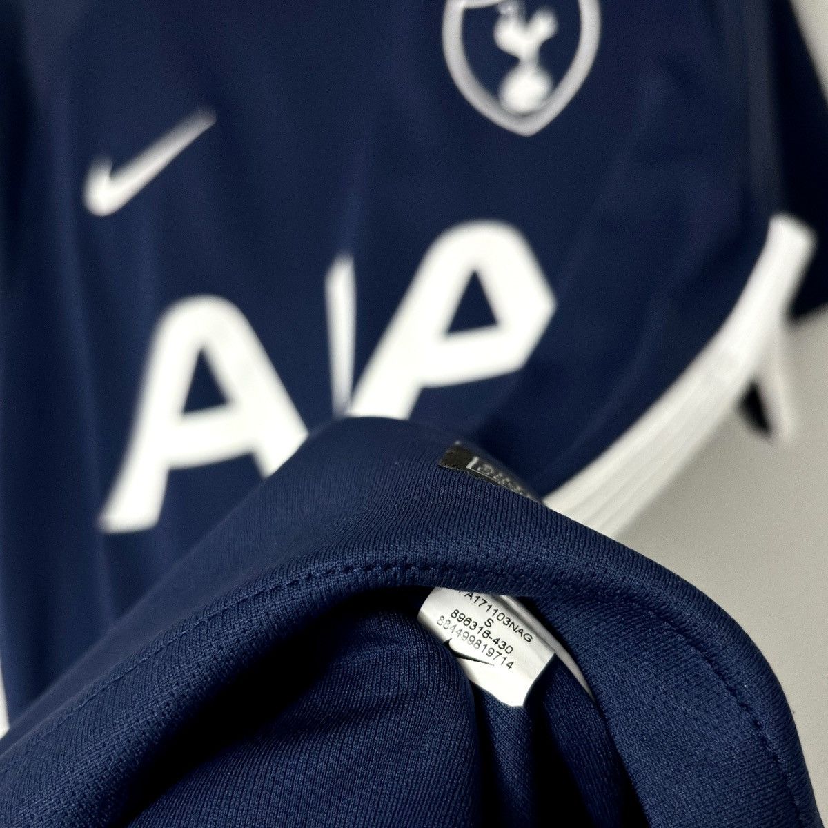 Nike 2017 2018 Tottenham Hotspur Home Kit Puma Soccer Jersey Away Size US S / EU 44-46 / 1 - 5 Thumbnail