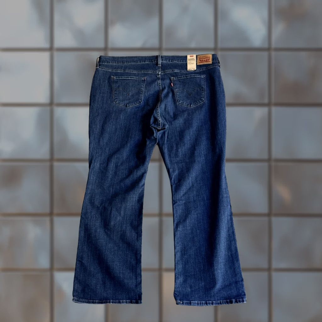 Levi's BNWT Levi’s Classic Bootcut Jeans Blue Denim Stretch Womens 22W 42x29 Regular Bootcut Womens Jeans Brand New with Tags Y2K Vintage Style 22W Womens Size 40" / US 18 - 1 Thumbnail