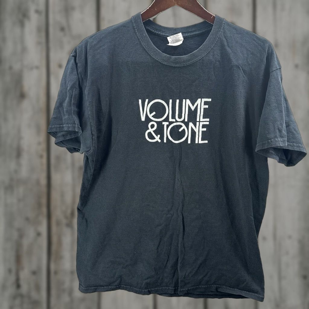 Vintage VINTAGE Volume and Tone Shirt Mens L Black Audio Speakers Audiophile Collector y2k Shirt Mens L Black Audio Speakers Audiophile Collector Size US L / EU 52-54 / 3 - 1 Thumbnail