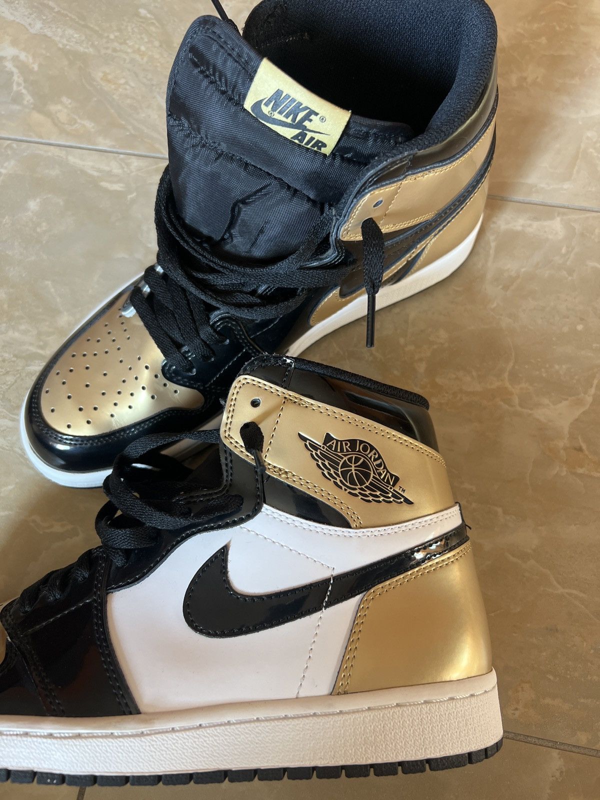 Jordan Brand × Nike Air Jordan 1 Retro High OG NRG “Gold Toe” Size US 9.5 / EU 42-43 - 11 Thumbnail