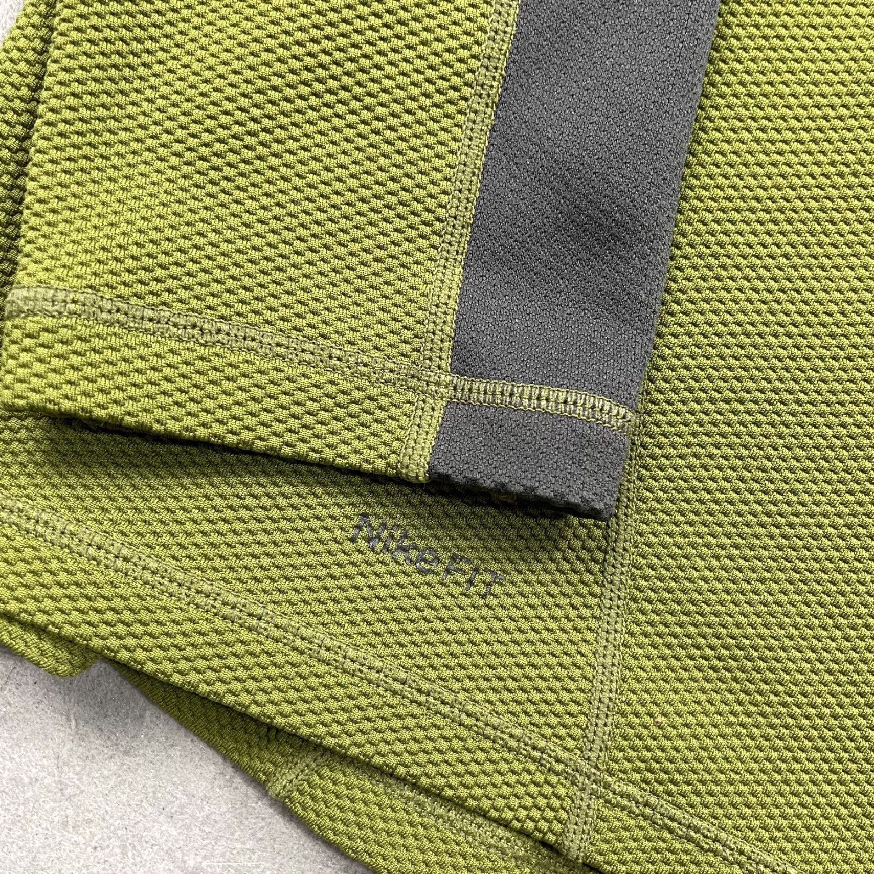 Nike VINTAGE Nike ACG Jacket Mens XL Green Gray Outdoor Hiking 1/4 Zip Pullover Body Paraphrase? Size US XL / EU 56 / 4 - 3 Thumbnail