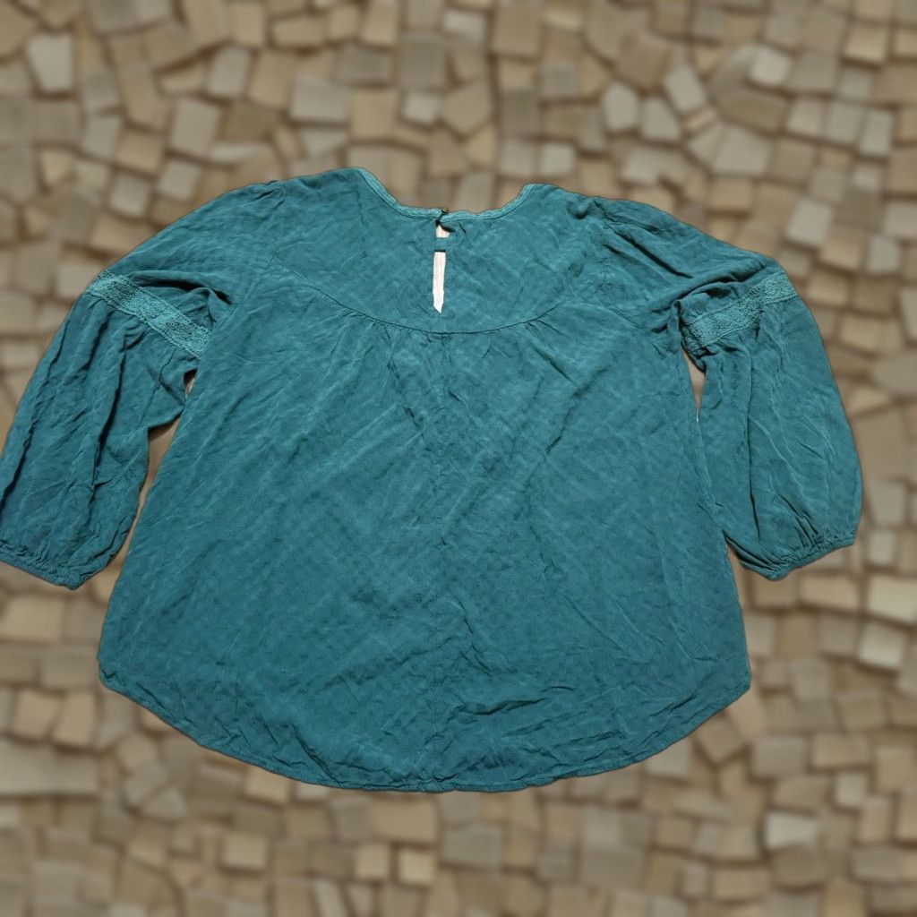 Vintage Maurices Blouse Women's Size Large Green Long Sleeve V-neck Shirt Adult Womens Regular Pullover Casual Lightweight Polyester Modern 90s? Size L / US 10 / IT 46 - 1 Thumbnail