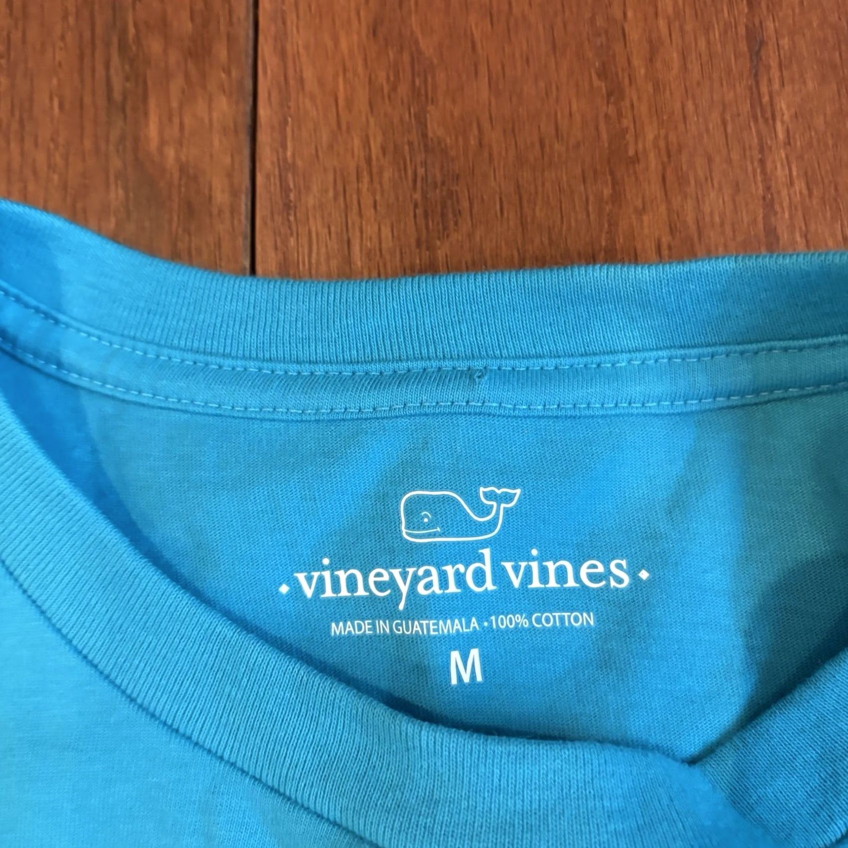 Vineyard Vines Mens Vineyard Vines T Shirt Snowboarding Santa Whale Blue M Cotton Size US M / EU 48-50 / 2 - 8 Thumbnail