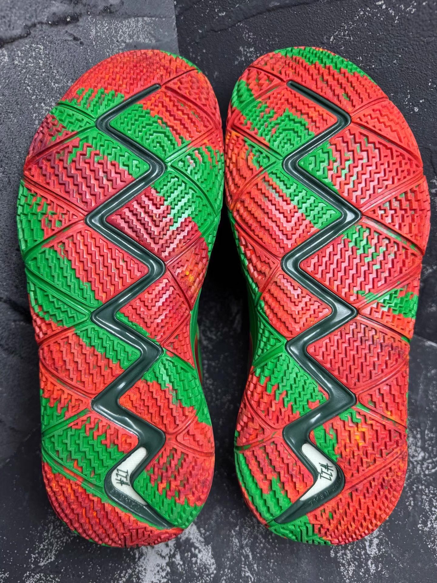 Nike Nike Kyrie 4 PE "Fall Leaf Green" Q10 Size US 10 / EU 43 - 3 Thumbnail