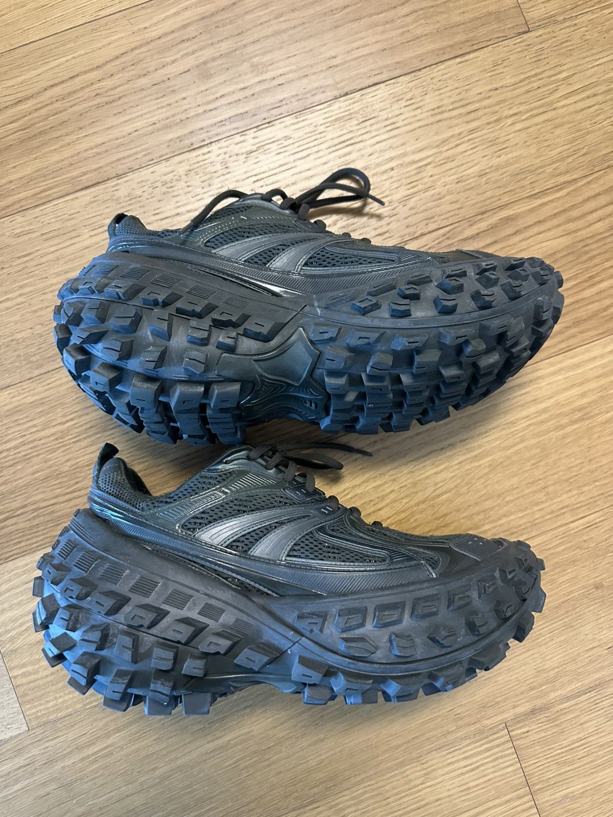 BALENCIAGA bouncer 43