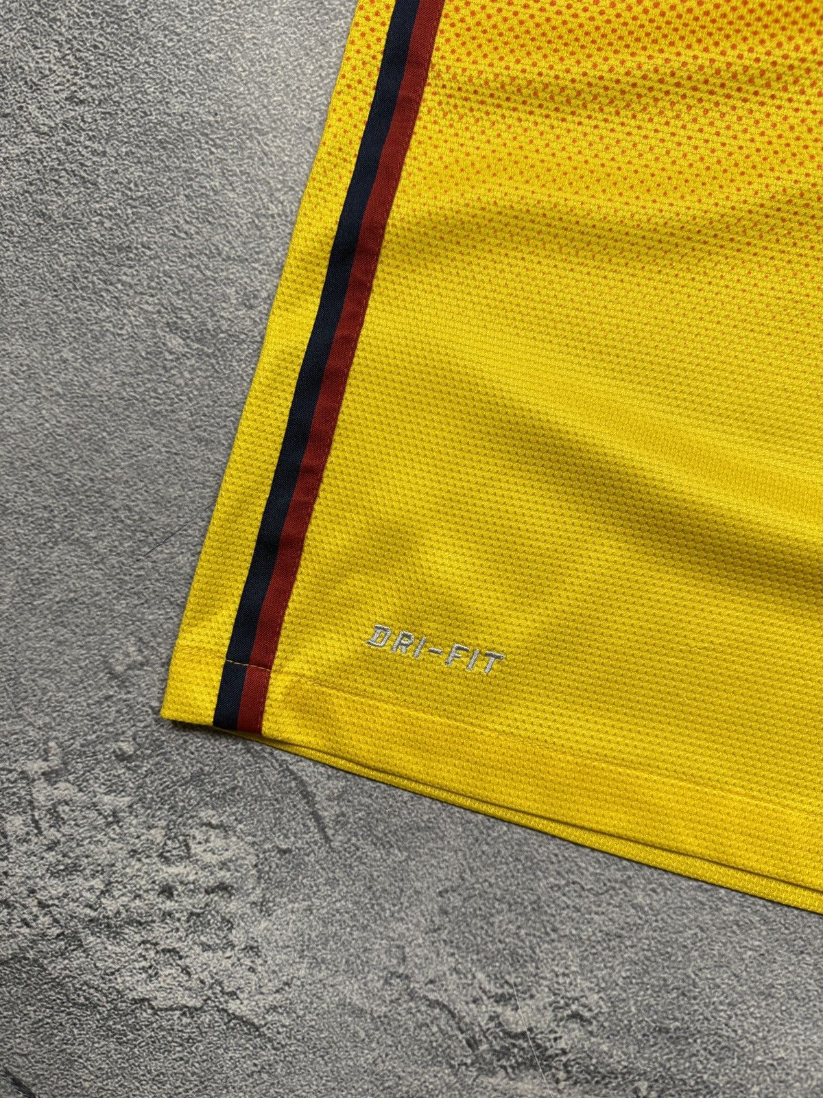 Nike Nike FCB Barcelona Orange Qatar Foundation Unicef Jersey Size US S / EU 44-46 / 1 - 6 Thumbnail