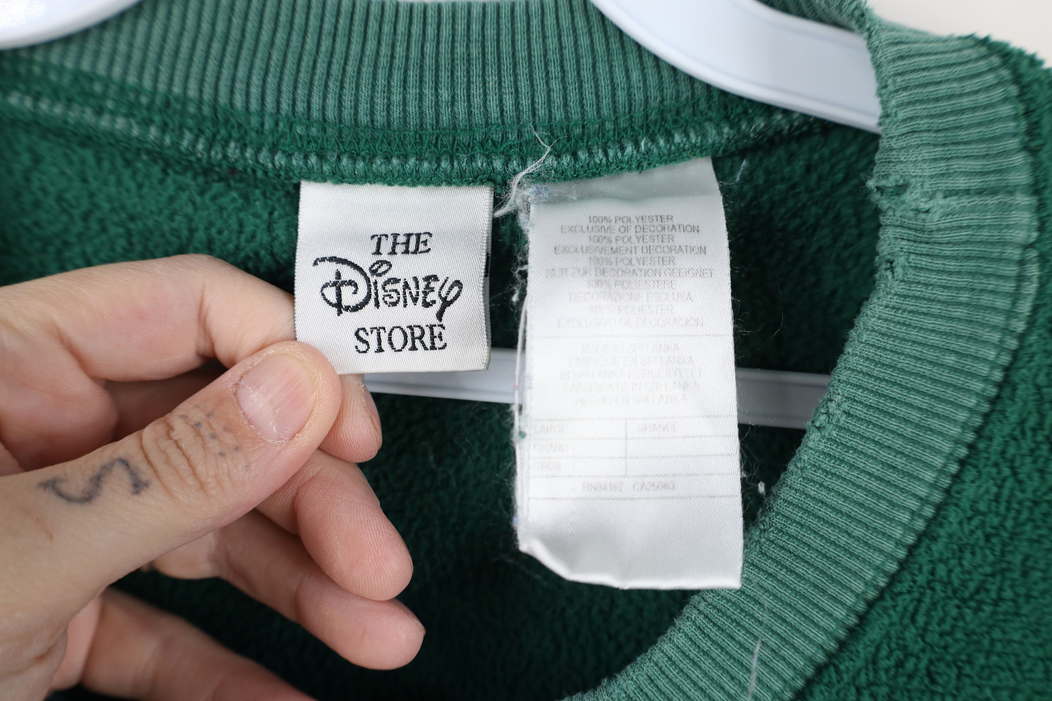 Disney Vintage 90s Disney Mickey Mouse and Friends Sweatshirt Size US L / EU 52-54 / 3 - 6 Thumbnail