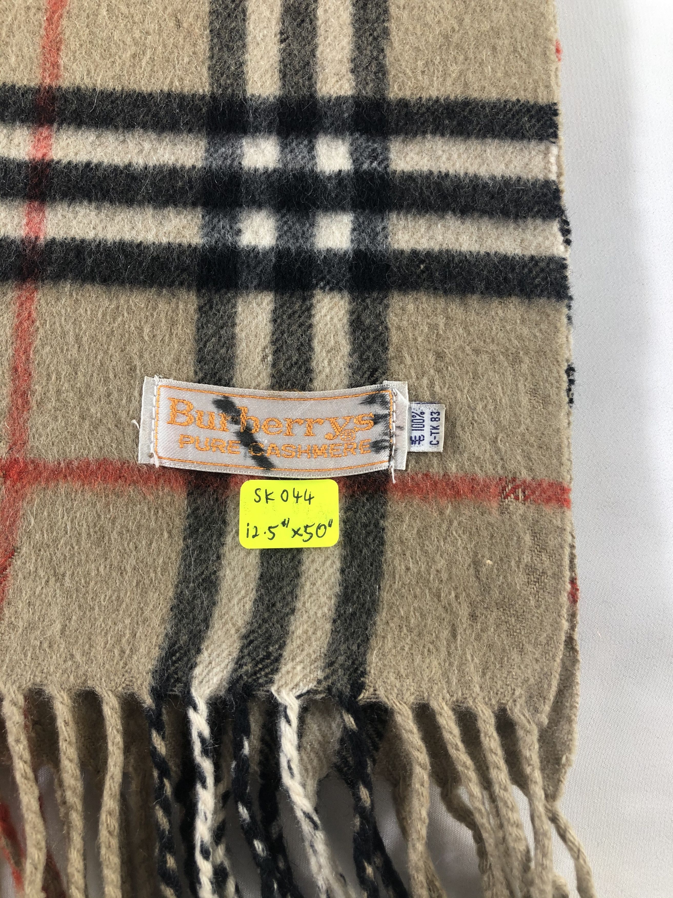 Burberry Burberrys Pure Cashmere Scarf / Muffler / Neckwear Size ONE SIZE - 6 Thumbnail