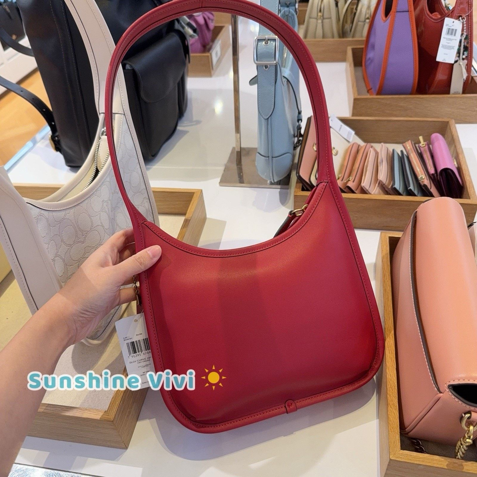 Coach NWT Coach Curve Zip Shoulder Bag Leather CAF11 Ruby Size ONE SIZE - 1 Thumbnail