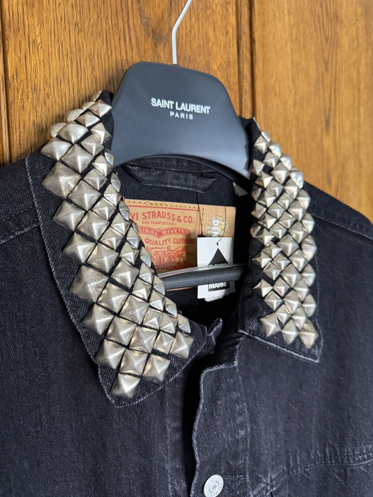DENIM TEARS × Levi's Denim tears Levi’s black studded trucker jacket BNWT Size US L / EU 52-54 / 3 - 12 Thumbnail
