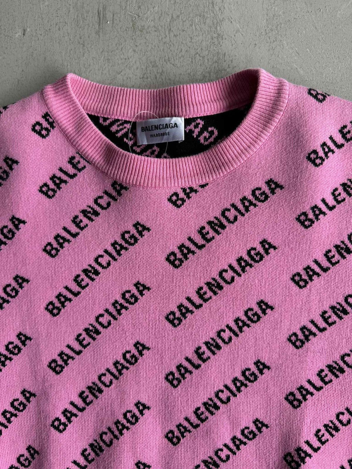 Balenciaga Balenciaga - All Over Print Script Wool Crewneck Size XS / US 0-2 / IT 36-38 - 3 Thumbnail
