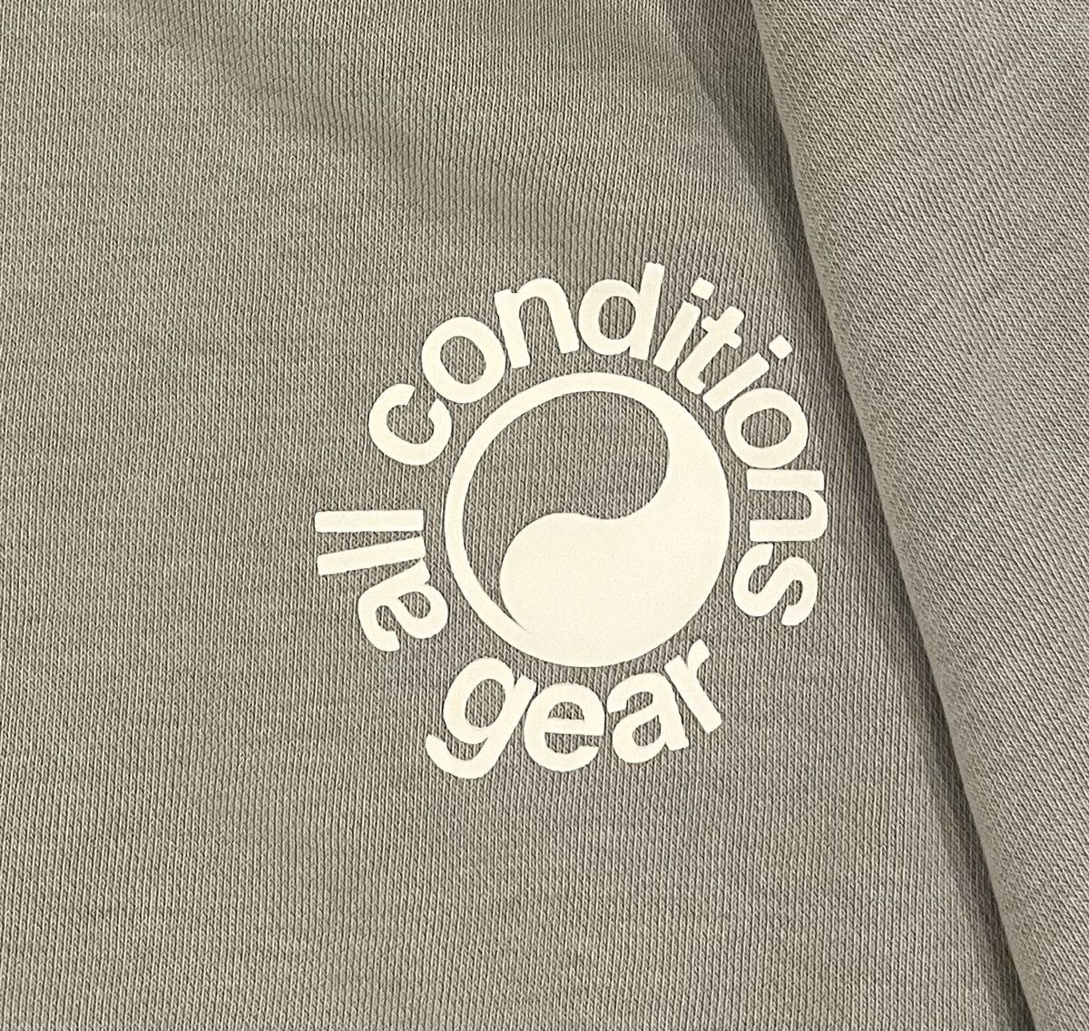 Nike ACG Nike ACG French Terry Crew Sweatshirt DN3914-012 Mens Size X Size US XL / EU 56 / 4 - 2 Thumbnail