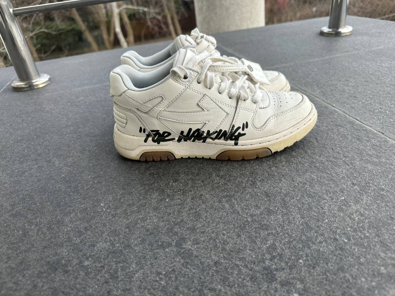 Off-White Off-white out office Size US 8.5 / IT 38.5 - 2 Thumbnail
