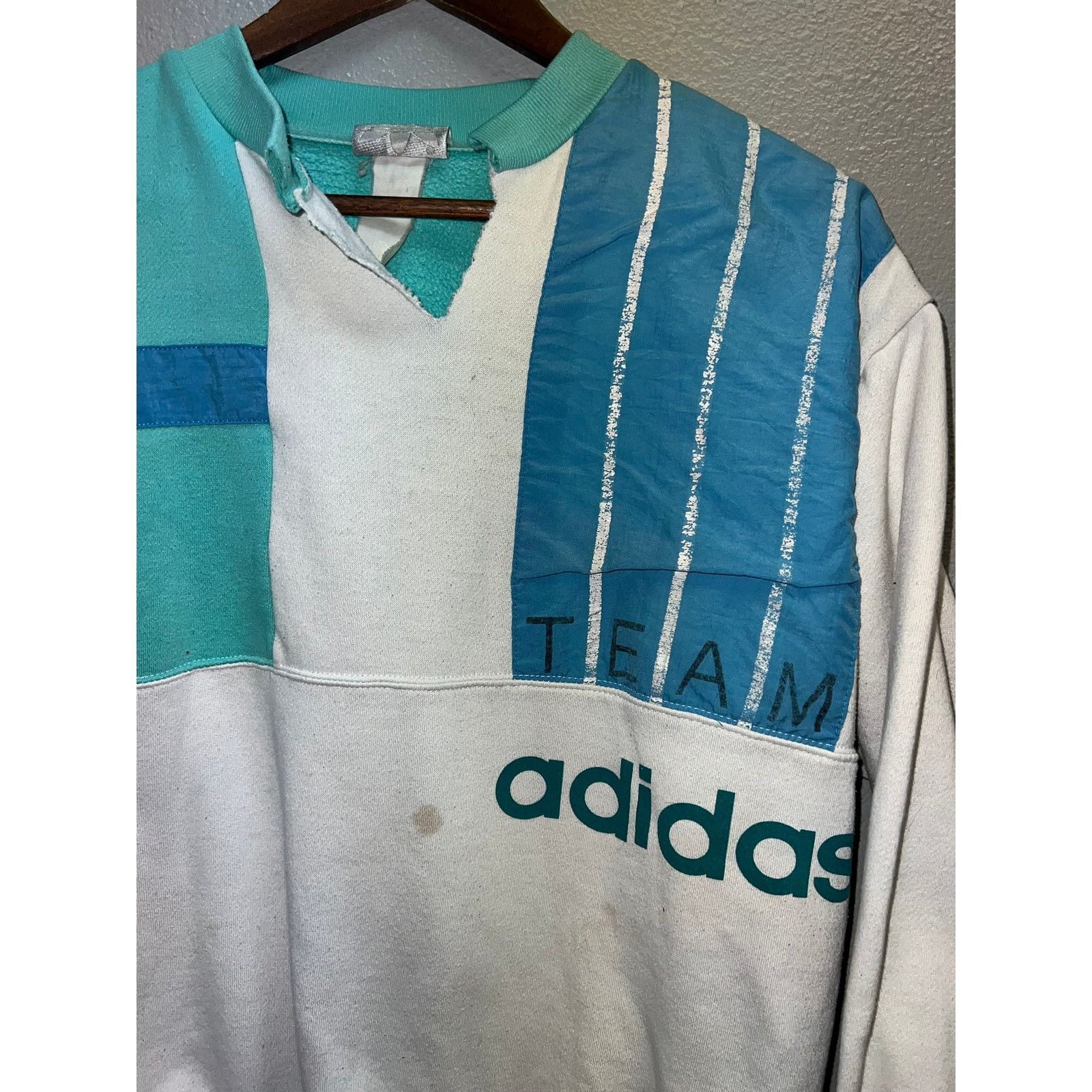 Vintage Vintage Team Adidas Sweatshirt 3 Striped White Crewneck M Size M / US 6-8 / IT 42-44 - 2 Thumbnail
