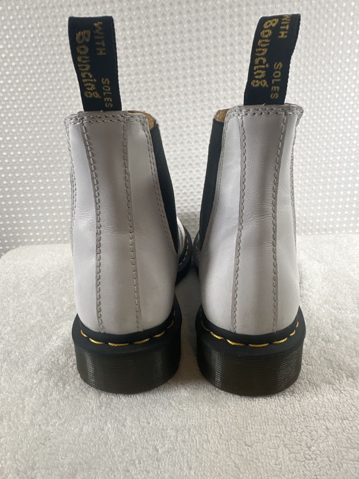 Other Doc Martens 2676 White Leather Chelsea Boots Size US 6 / IT 36 - 6 Thumbnail