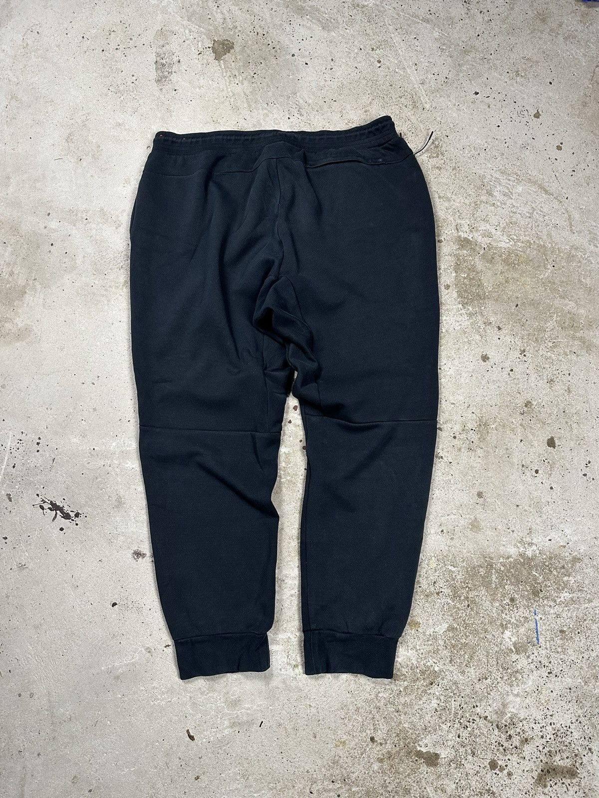 Nike Nike Tech Fleece Sweatpants Swoosh Size US 38 / EU 54 - 2 Thumbnail