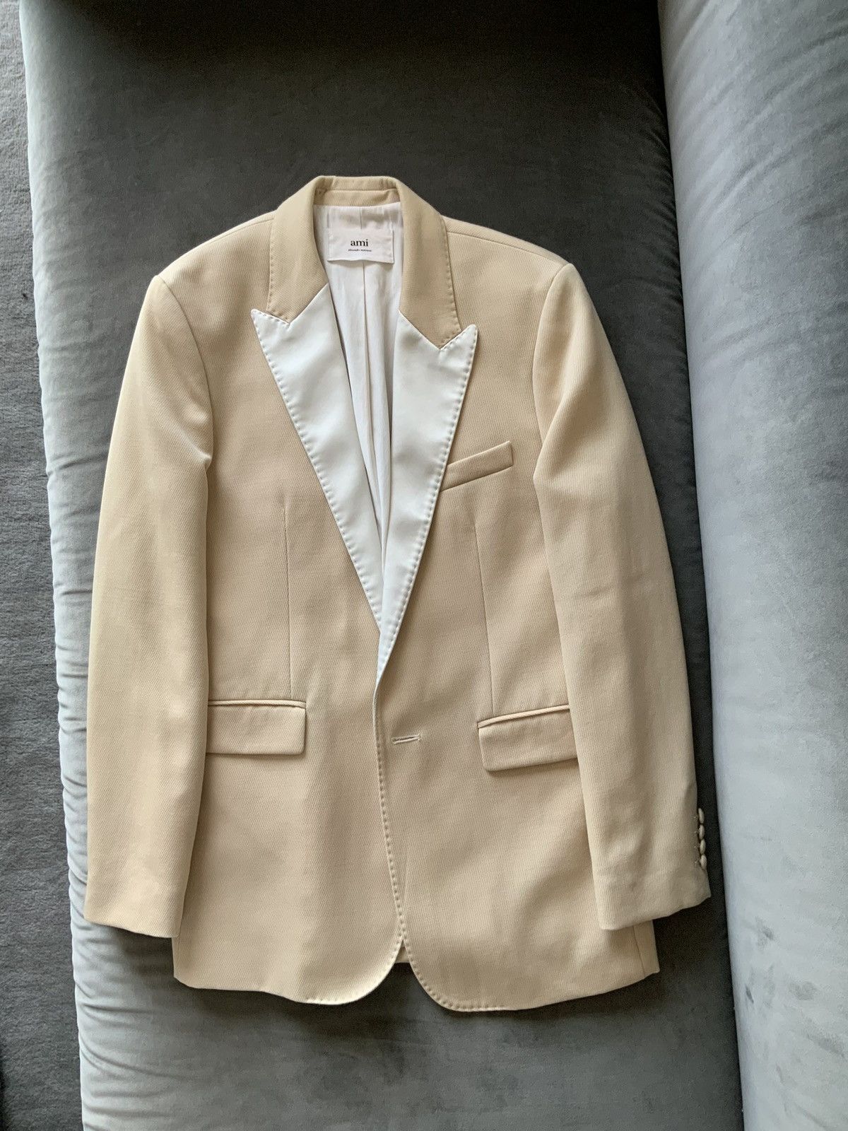 AMI Ami Paris Dinner Jacket with Satin Lapels Size 38R - 1 Thumbnail