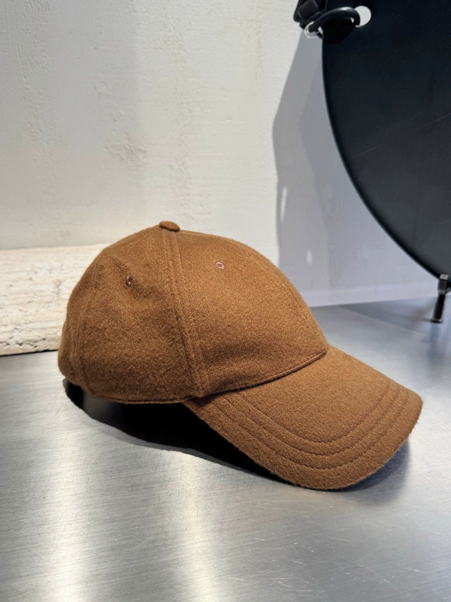 Yves Saint Laurent YSL 99 New Brown Cashmere Bucket Hat 59cm Size ONE SIZE - 3 Thumbnail