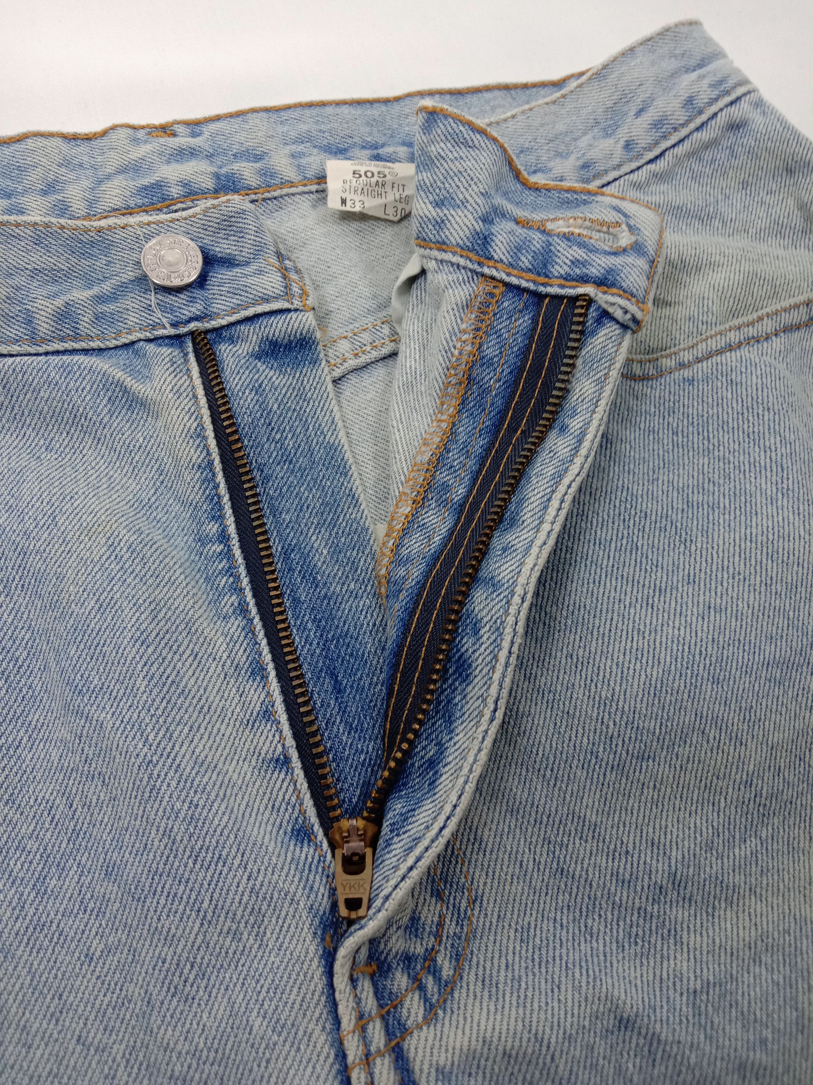 Levi's Vintage Levi’s 505 Ripped Jeans Regular Fit Light Wash Denim Size US 33 - 9 Thumbnail