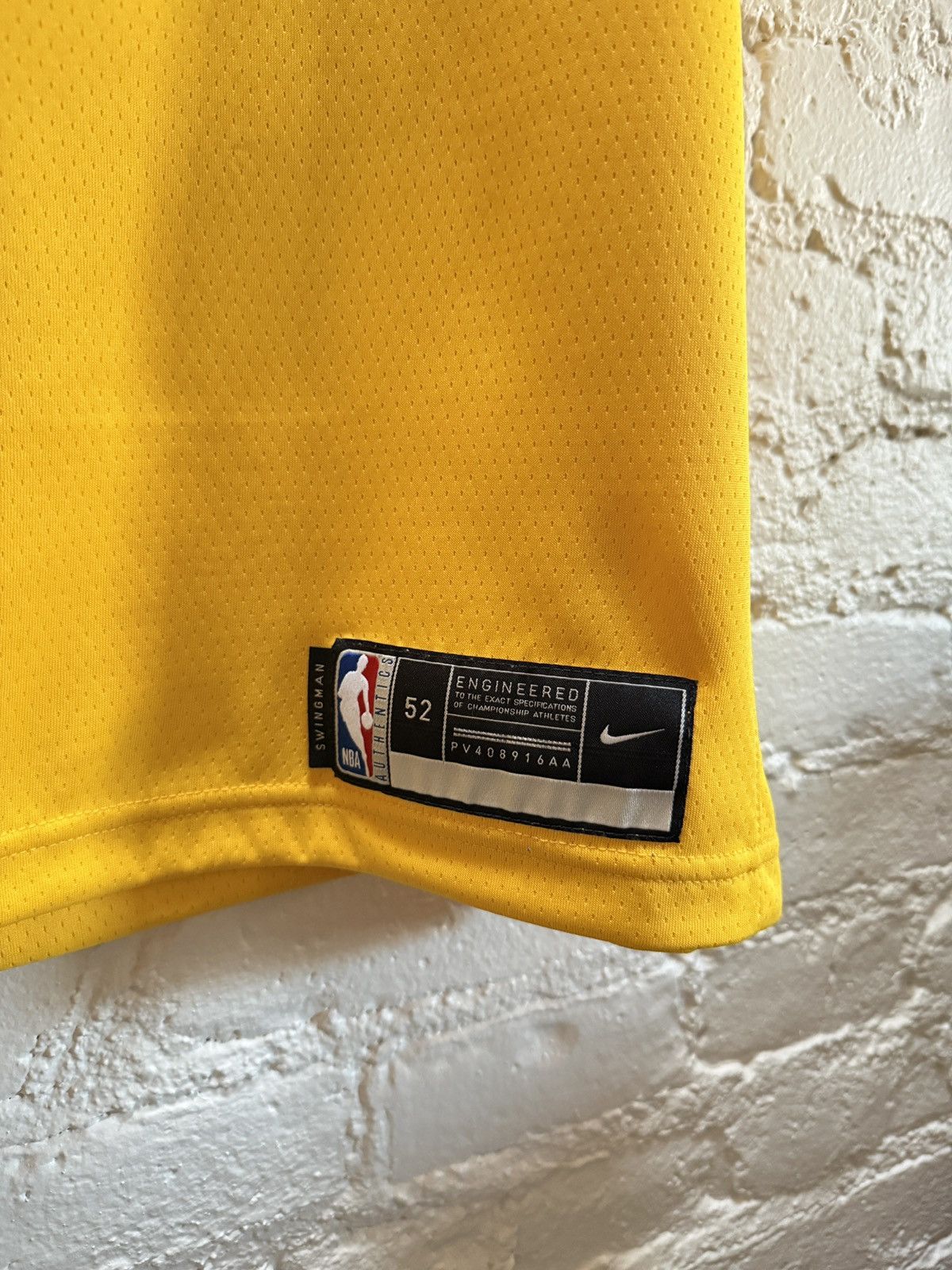 NBA Lebron Lakers Jersey Size US XL / EU 56 / 4 - 5 Thumbnail