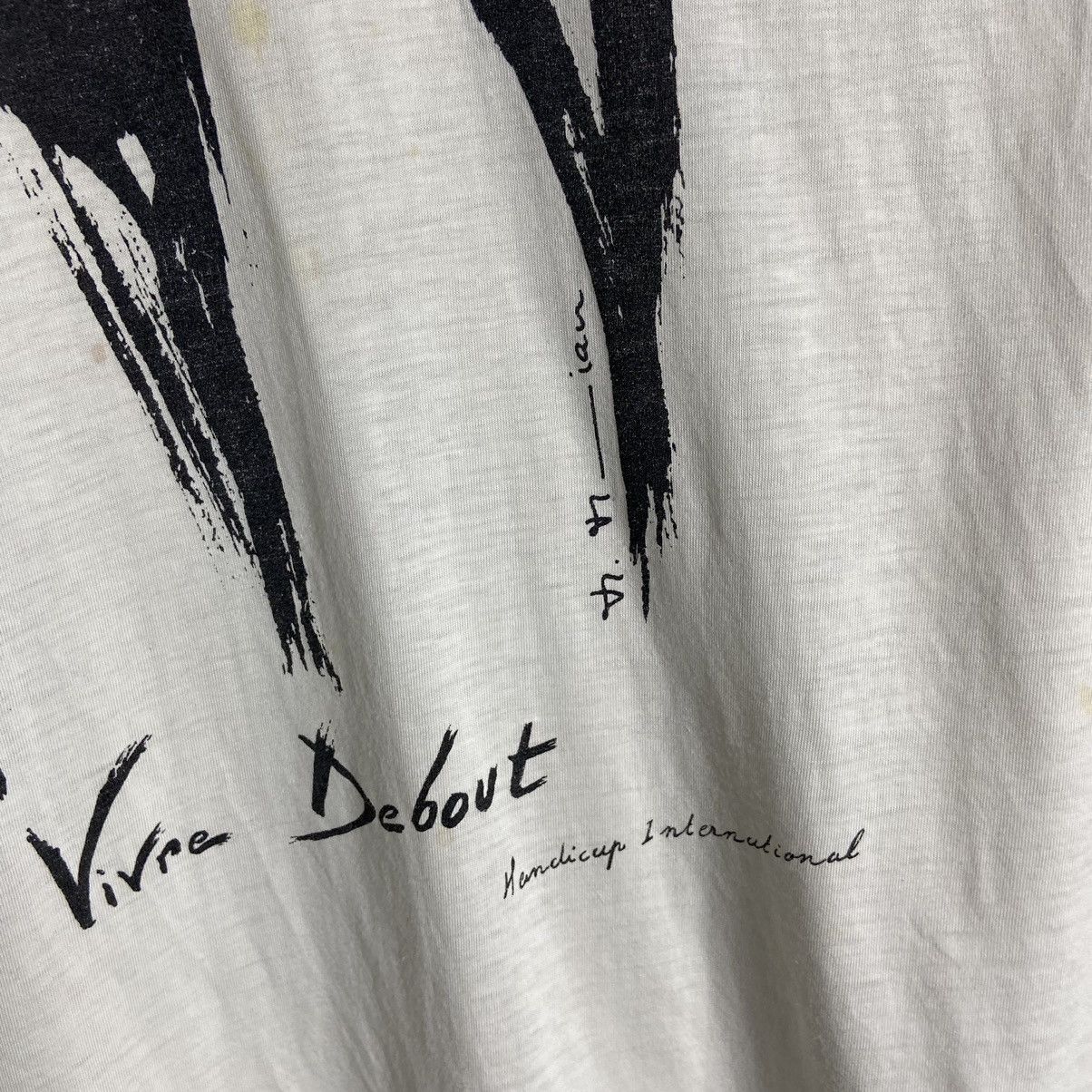 Vintage Vintage 90s Vivre Debout Graphic T-Shirt / Distressed Size US XL / EU 56 / 4 - 5 Thumbnail