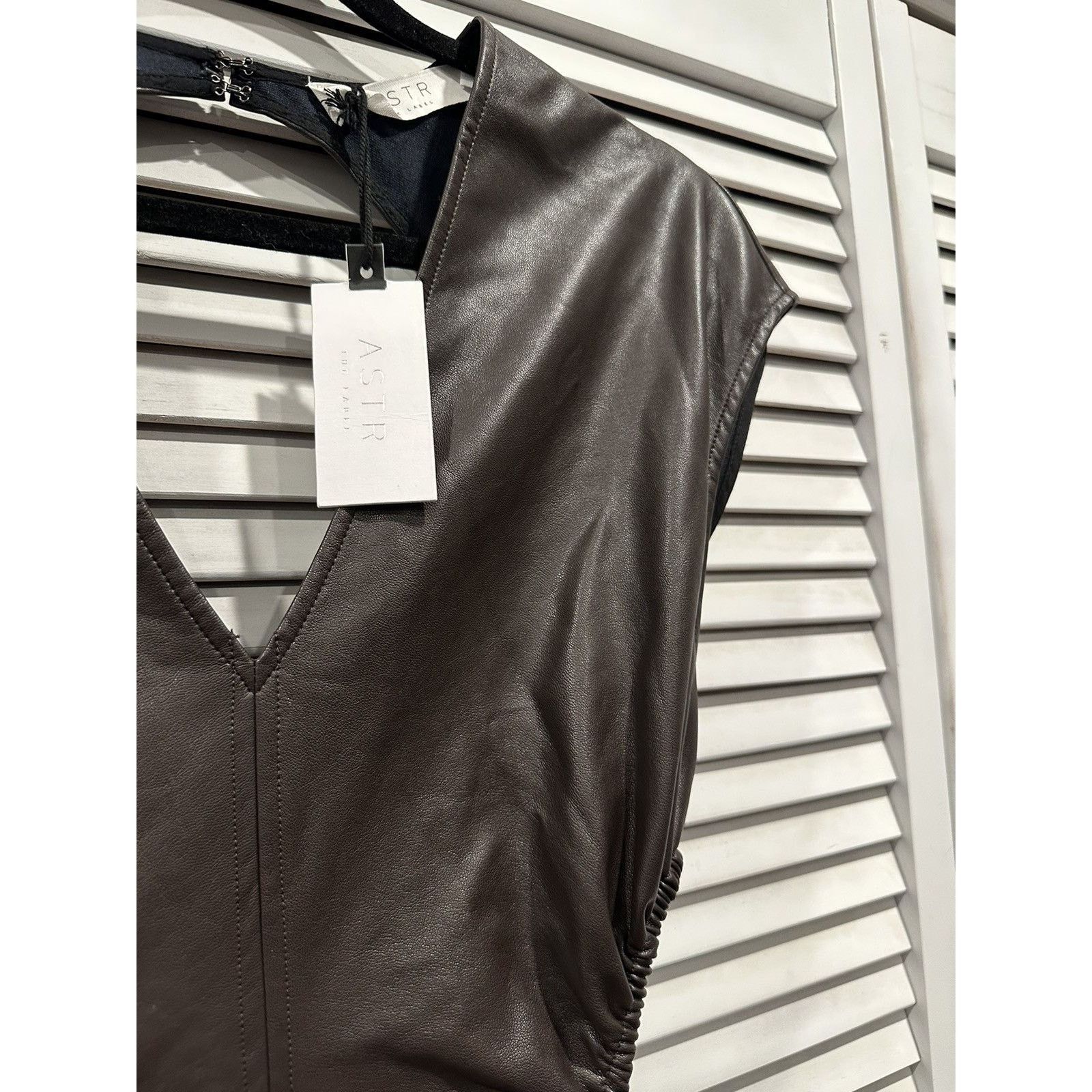 ASTR The Label Miranda Midi Dress in Dark Brown ASTR the Label XS Size XS / US 0-2 / IT 36-38 - 2 Thumbnail
