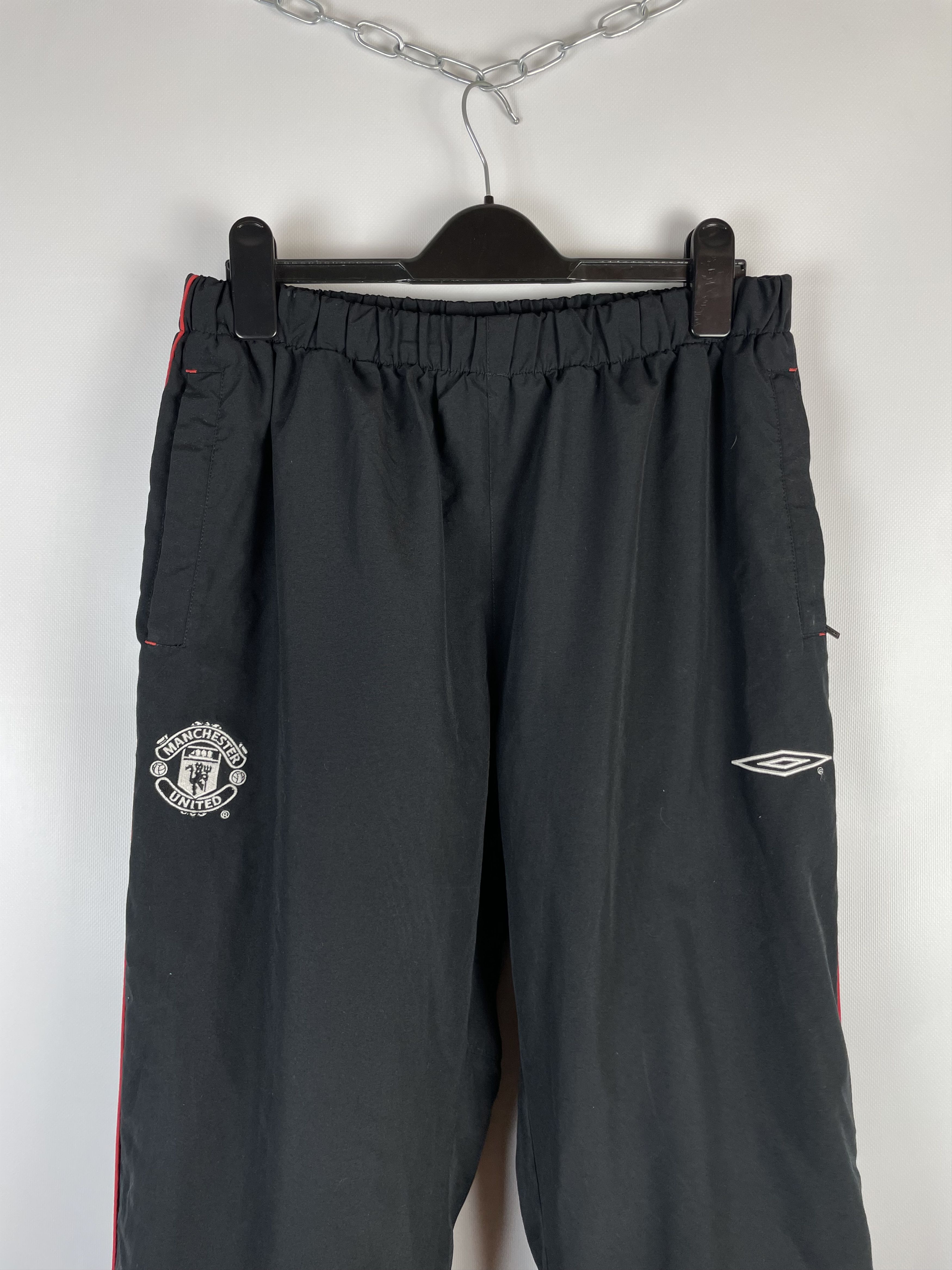 Umbro Umbro Manchester United nylon track pants vintage baggy Size US 34 / EU 50 - 2 Thumbnail