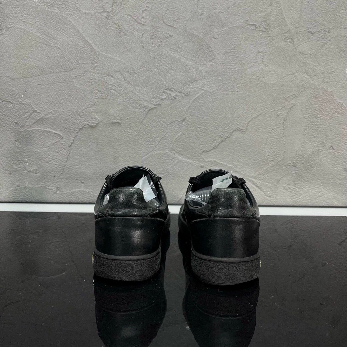 Louis Vuitton LV patent leather sneakers 99 new 37 EU Size US 6 / IT 36 - 5 Thumbnail