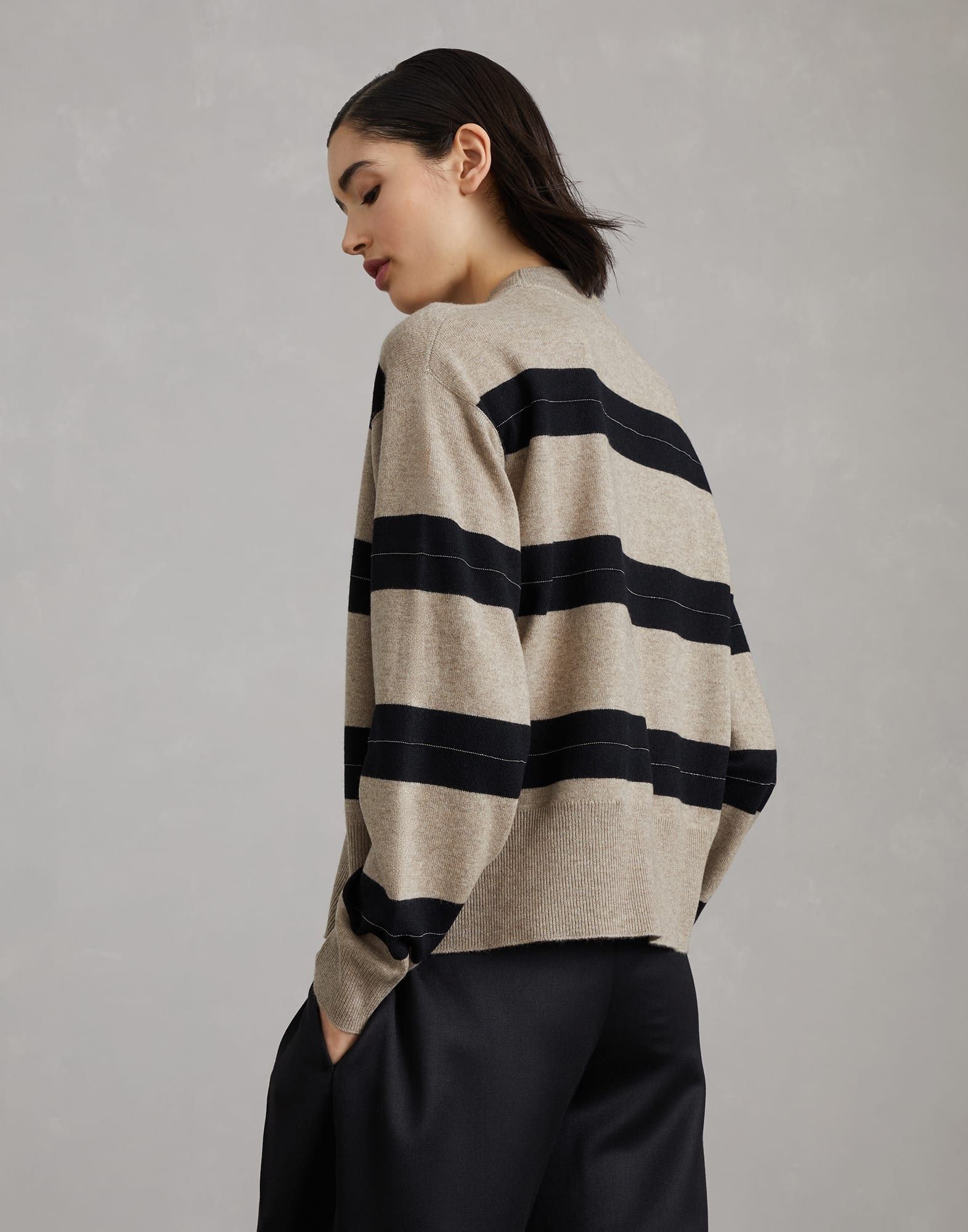 Brunello Cucinelli o1la1rc1a1025 Knitted Vest in Beige/Navy Size L / US 10 / IT 46 - 2 Thumbnail