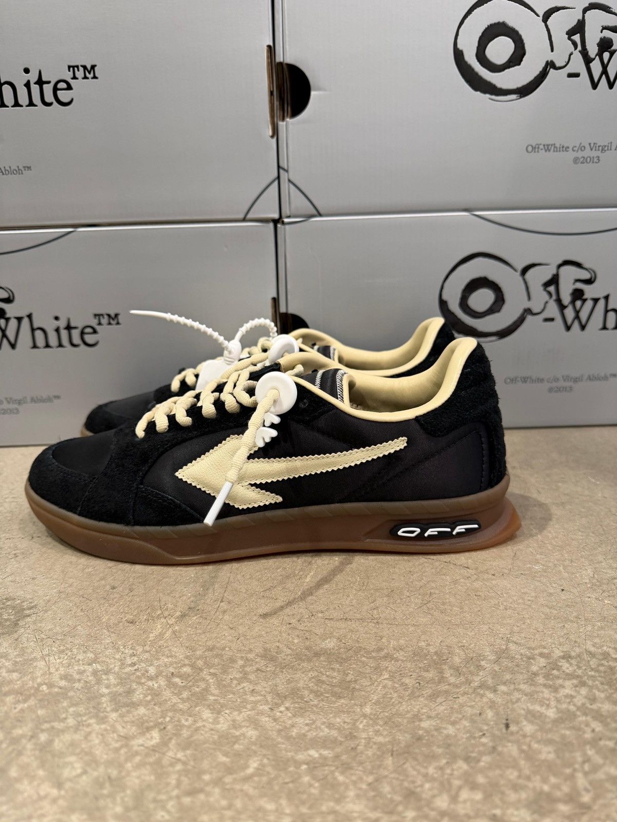 Off-White OFF-WHITE - New Slim Sneaker Black Beige Size US 9 / EU 42 - 3 Thumbnail