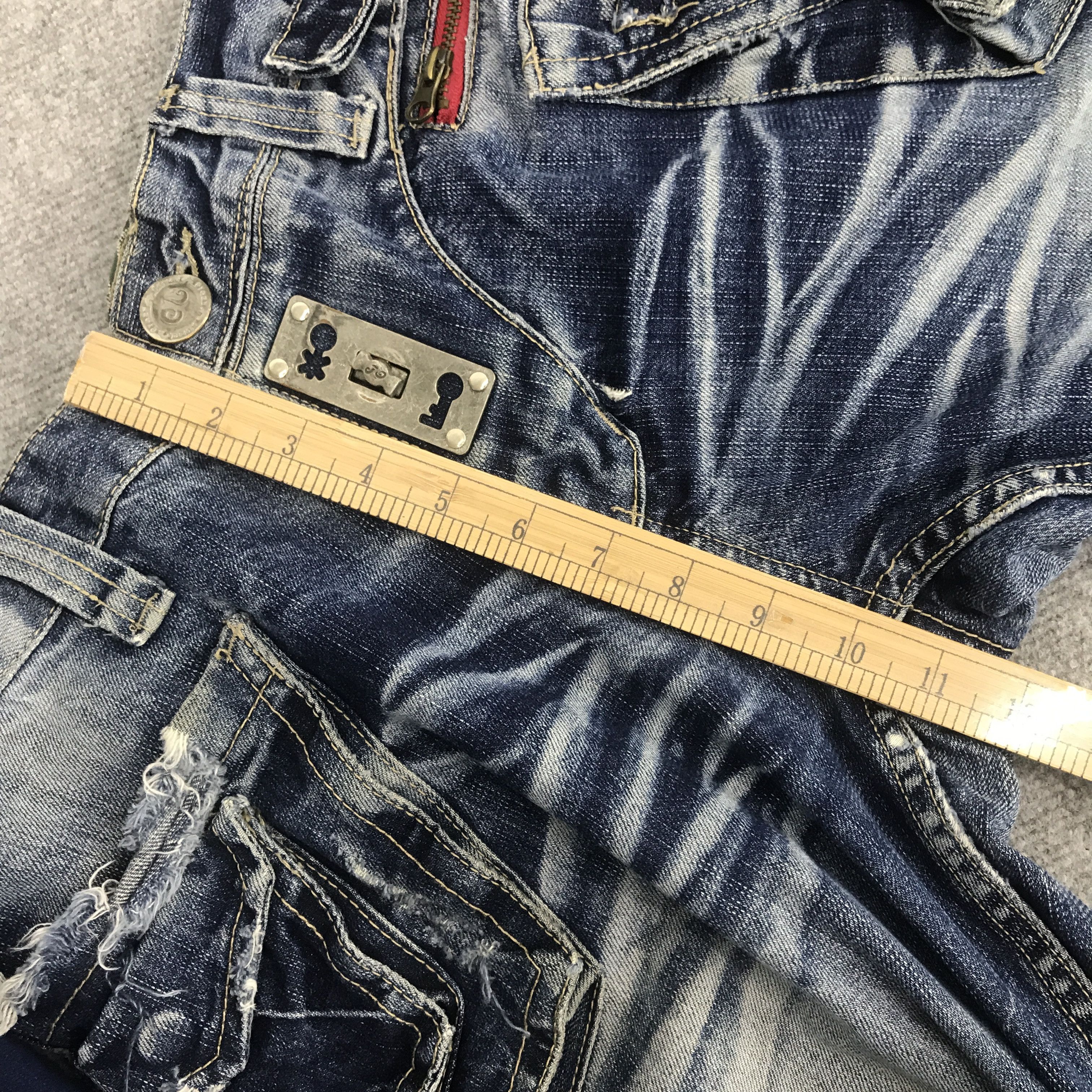 Japanese Brand Rare crazy leopard distressed jeans Size US 32 / EU 48 - 6 Thumbnail