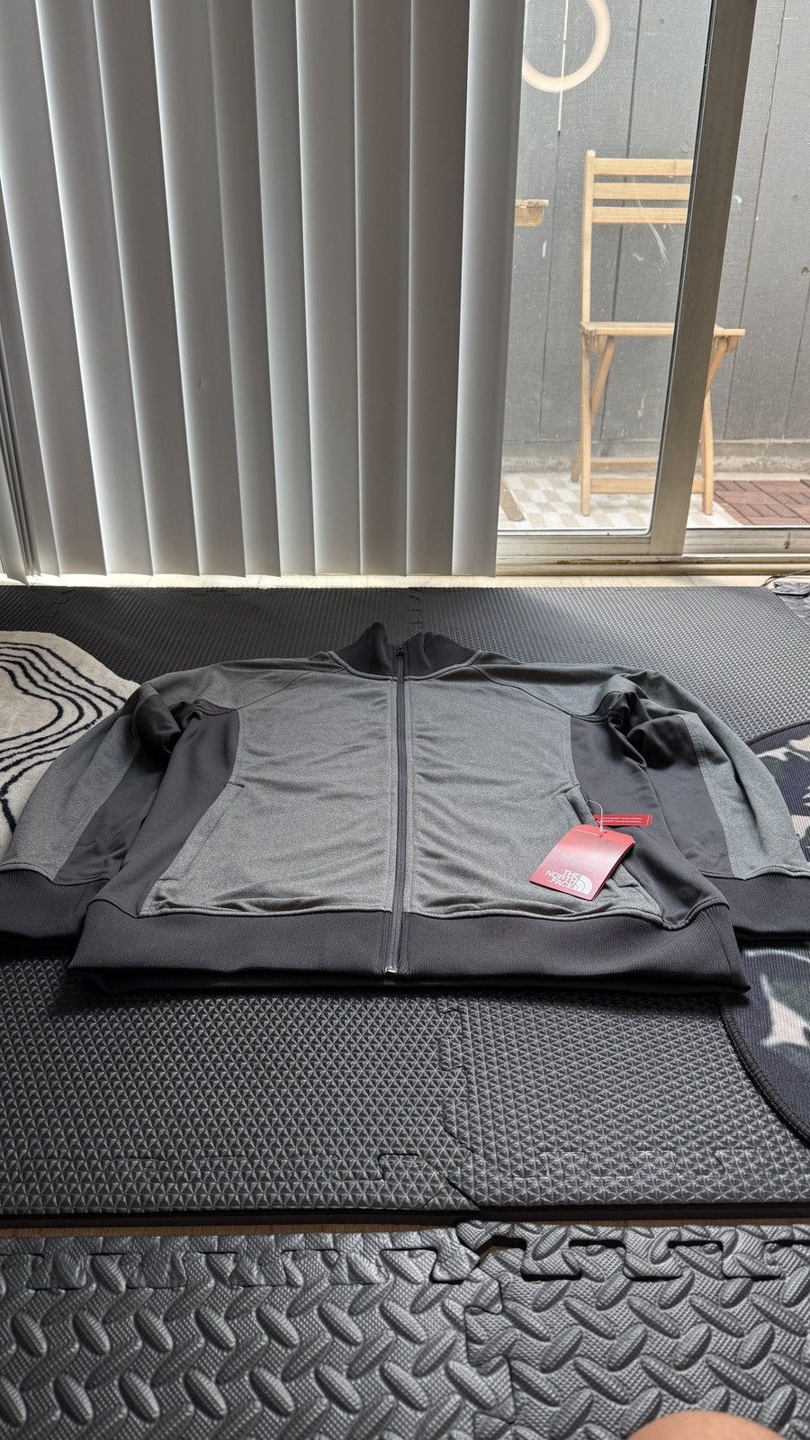 The North Face The North Face Grey/Black Full Zip Jacket (L / Women XL) Size US L / EU 52-54 / 3 - 4 Thumbnail