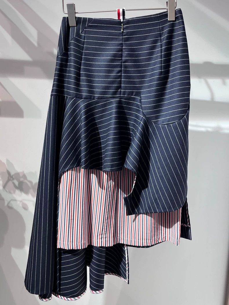 Thom Browne Thom Browne Size 44Irregular pleated skirt 2501-Nextarrow Size 26" / US 2 / IT 38 - 2 Thumbnail