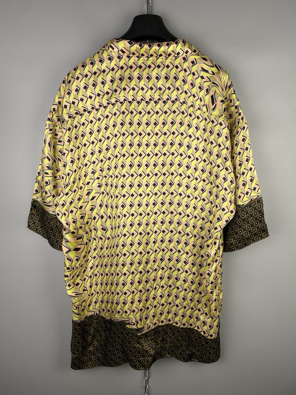 Dries Van Noten Dries Van Noten Silk Luxury Geometric Short Sleeve Shirt Size US XL / EU 56 / 4 - 11 Thumbnail