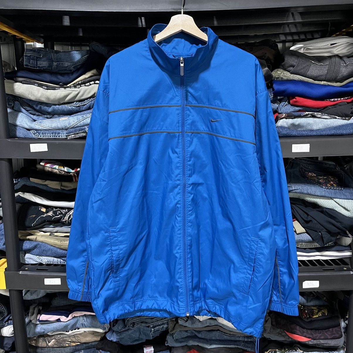 Nike VINTAGE Y2K NIKE EMBROIDERED ZIP UP WINDBREAKER TRACK JACKET Size US XL / EU 56 / 4 - 3 Thumbnail