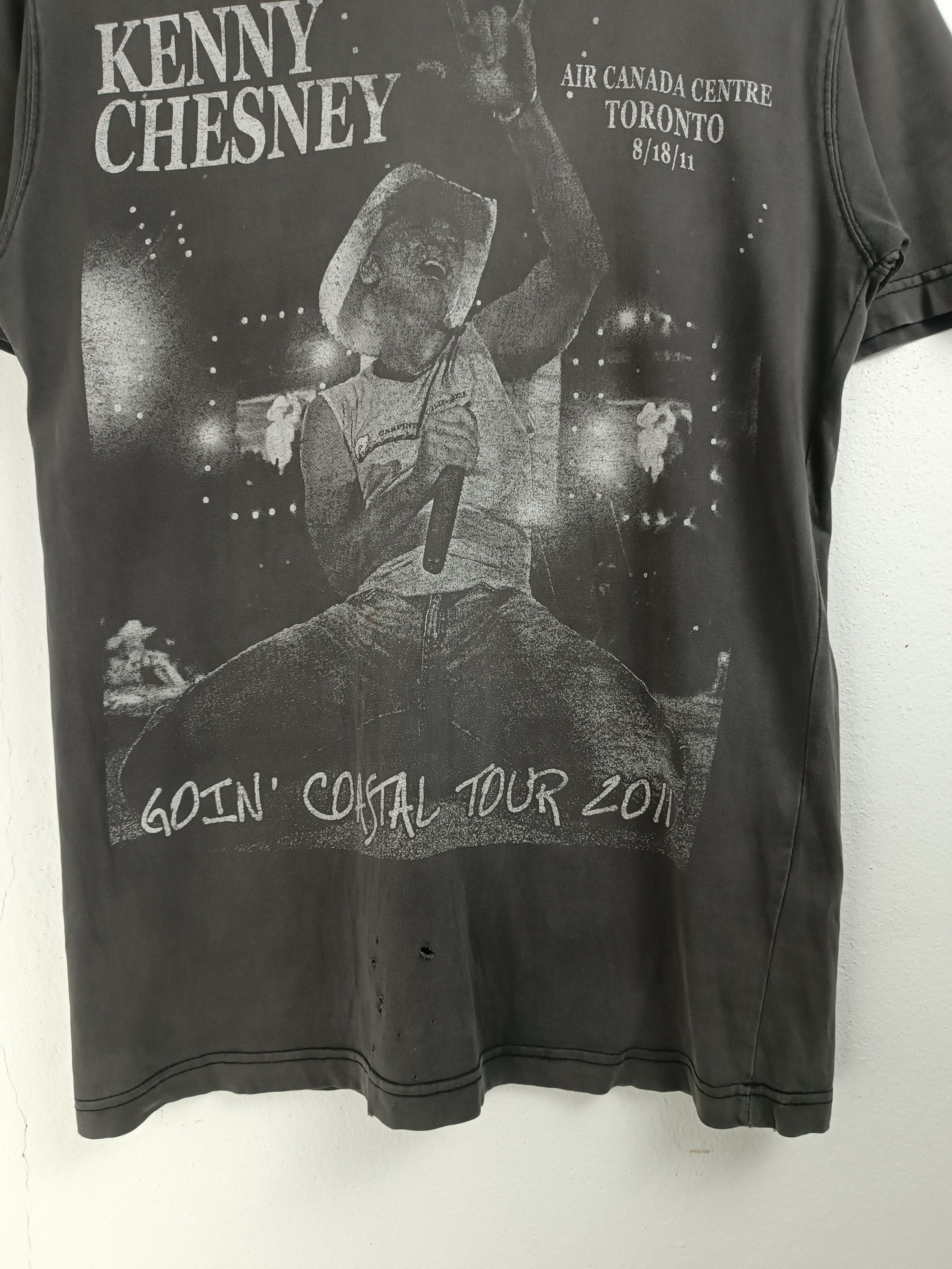 Band Tees THRASHED FADED VINTAGE '11 KENNY CHESNEY TOUR TEE COUNTRY Size US S / EU 44-46 / 1 - 9 Thumbnail
