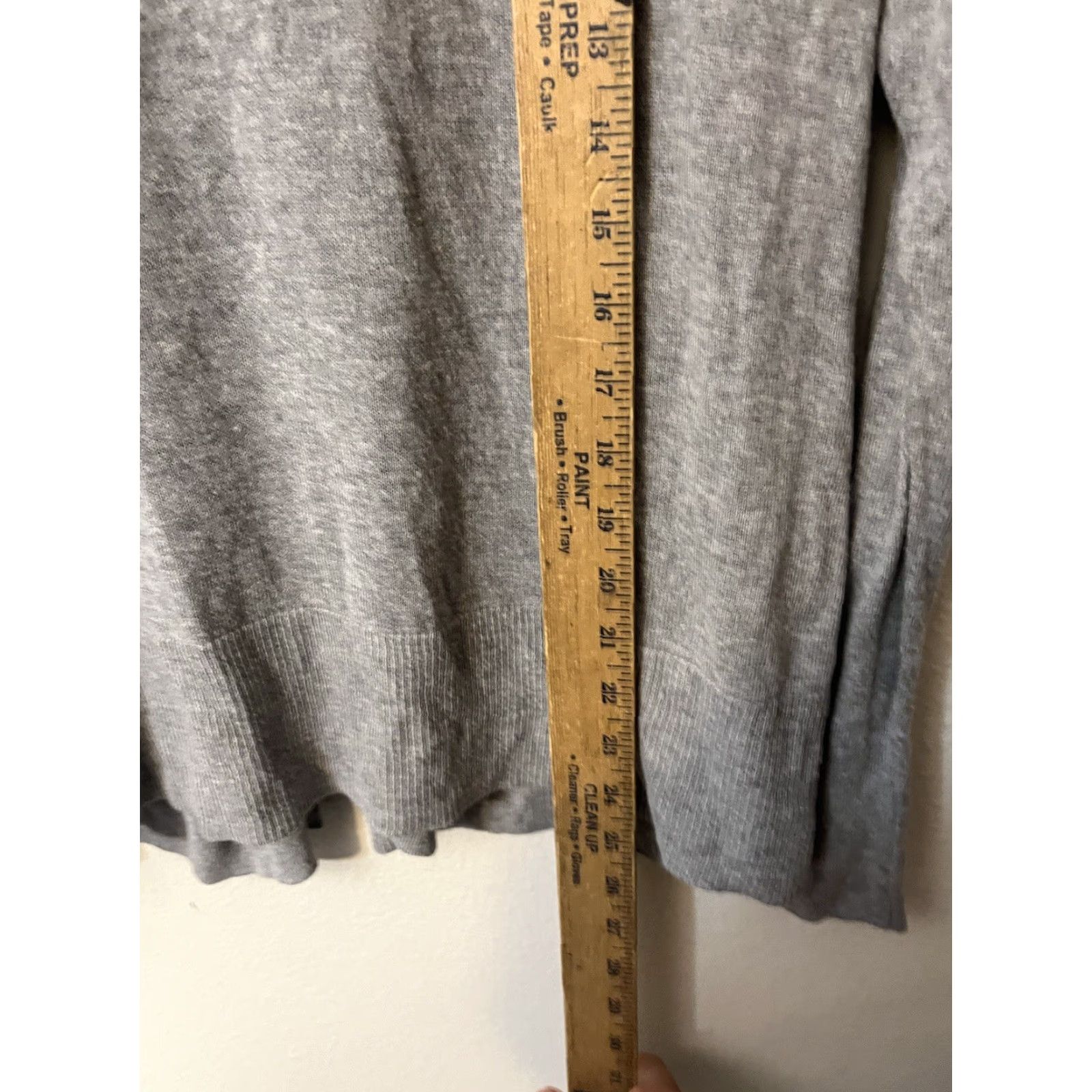 Old Navy Old Navy Cardigan Sweater Women's Gray Cotton Open Front Medium Crew Neck Long Sleeve with Pockets Solid Modeling Size M / US 6-8 / IT 42-44 - 4 Thumbnail
