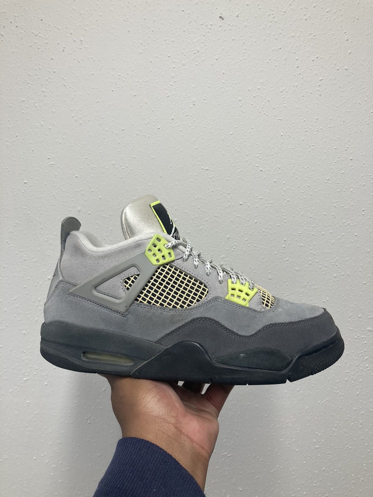 Jordan Brand Jordan 4 neon Size US 10.5 / EU 43-44 - 1 Thumbnail