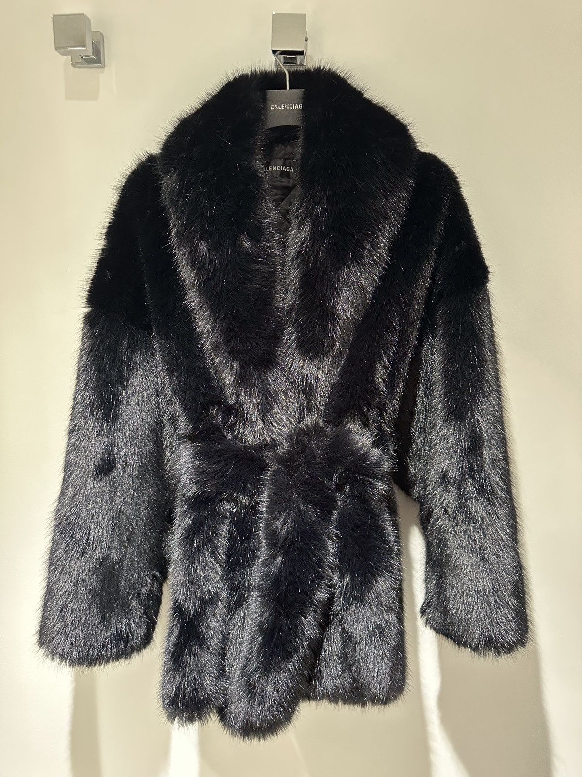 Balenciaga Balenciaga Faux Fur Coat Size XS / US 0-2 / IT 36-38 - 1 Thumbnail