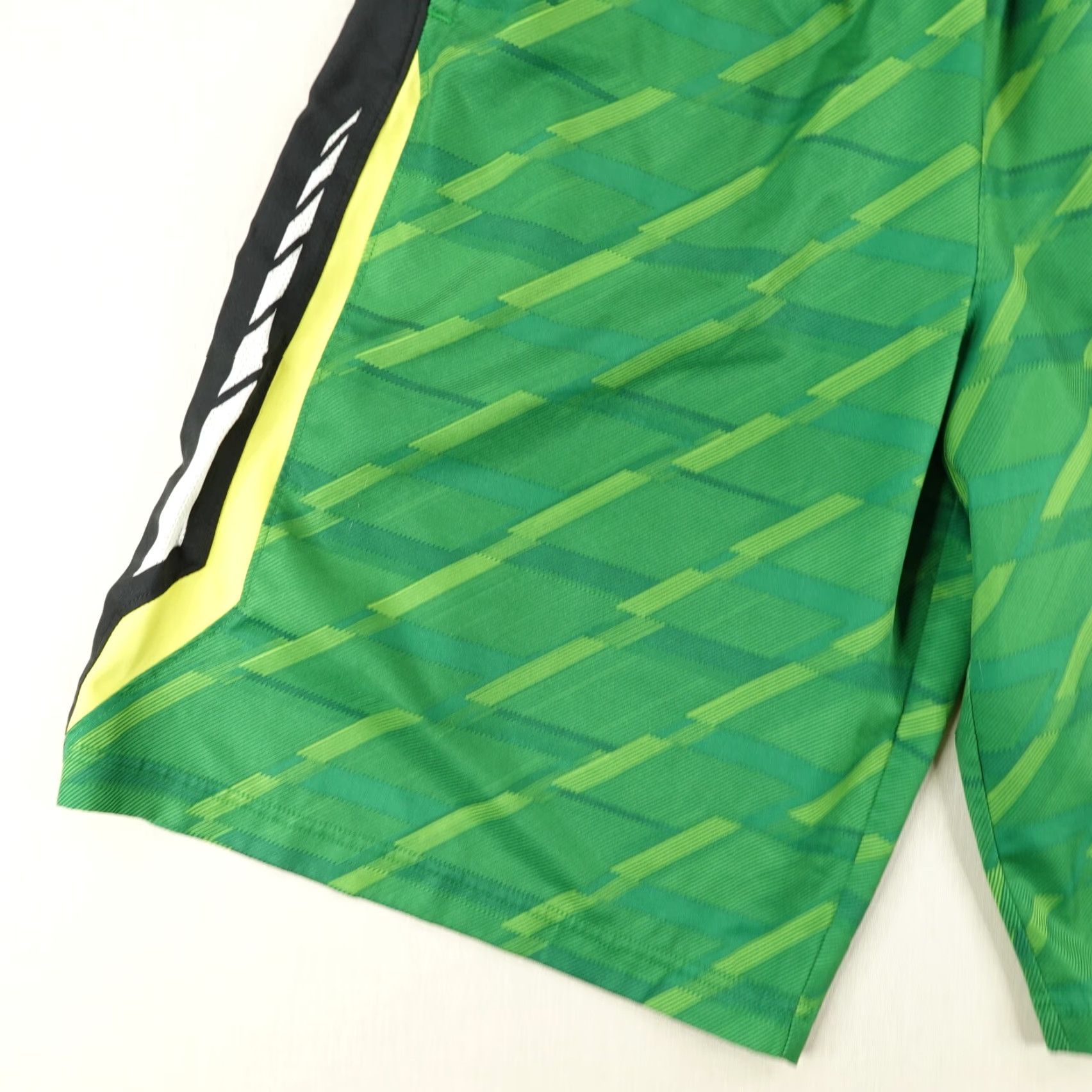 Nike Nike Shorts Mens Medium Green Hyperelite Dri Fit Basketball Athletic Workout Gym Size US 26 / EU 42 - 3 Thumbnail